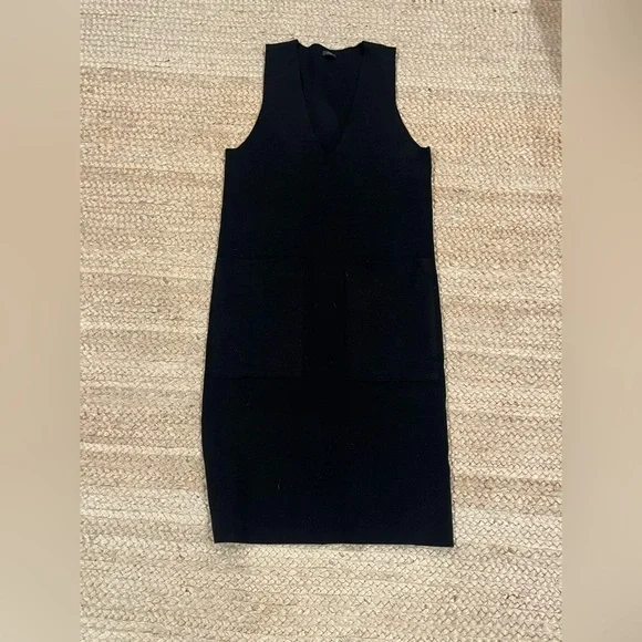 JOSEPH Milano Knitted Soft Wool Sleeveless Dress with Large Pockets, Deep V Neck - Picture 12 of 12